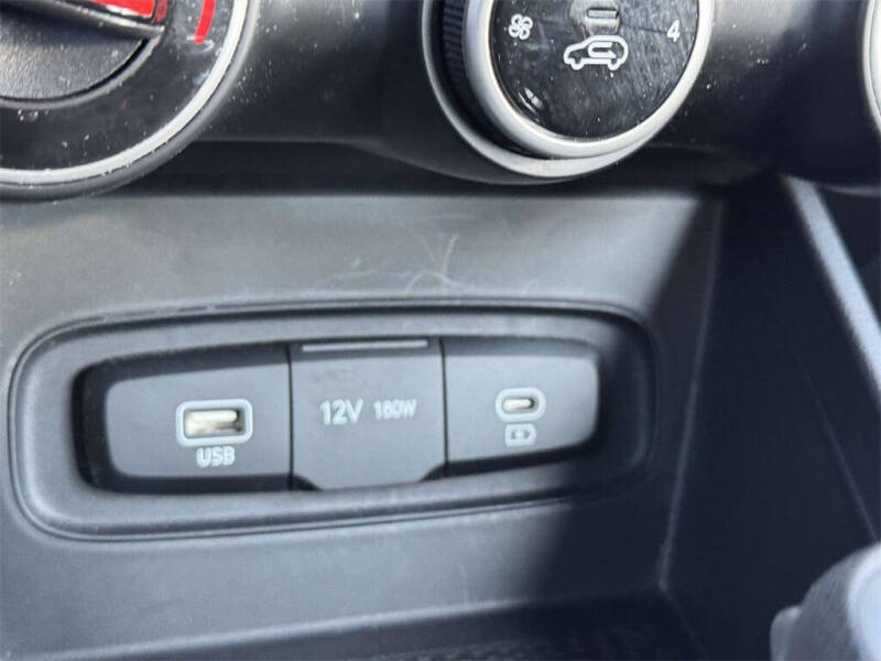 2023 Hyundai Venue SE