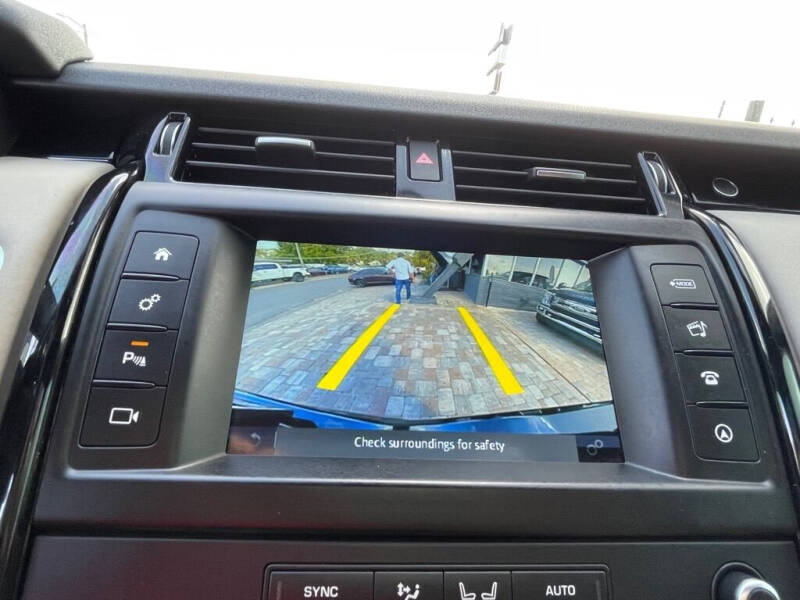 2017 Land Rover Discovery SE