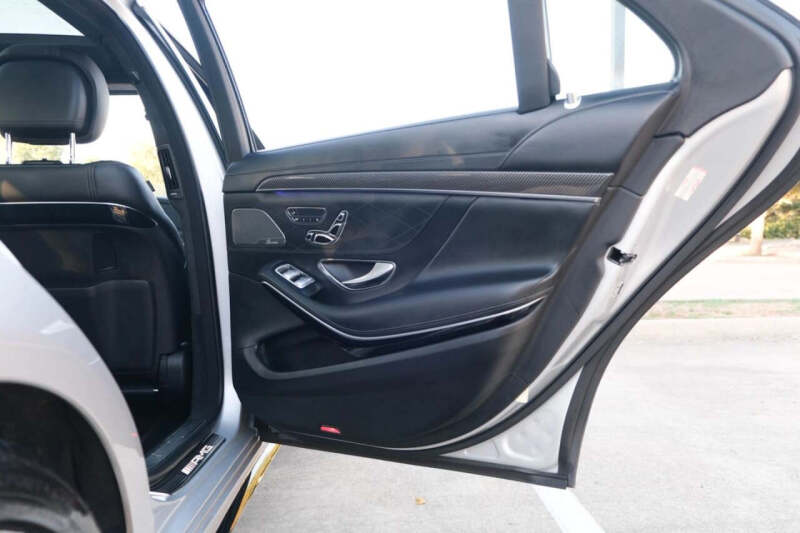 2017 Mercedes-Benz S-Class AMG S 63