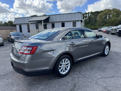 2013 Ford Taurus SE