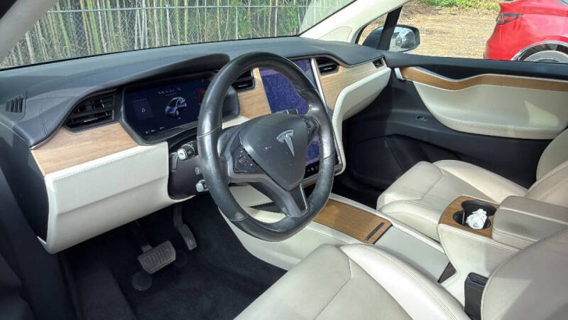 2019 Tesla Model X Standard Range