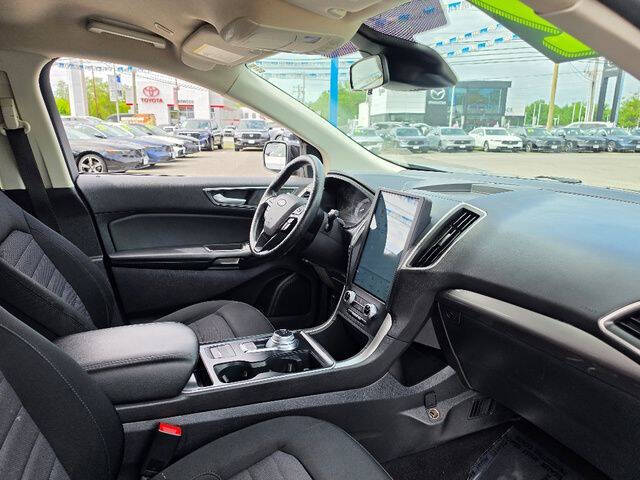 2022 Ford Edge SE