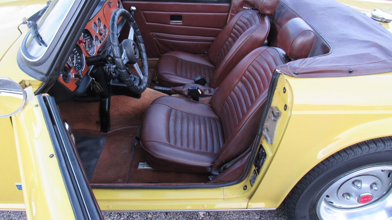 1976 Triumph TR6 11