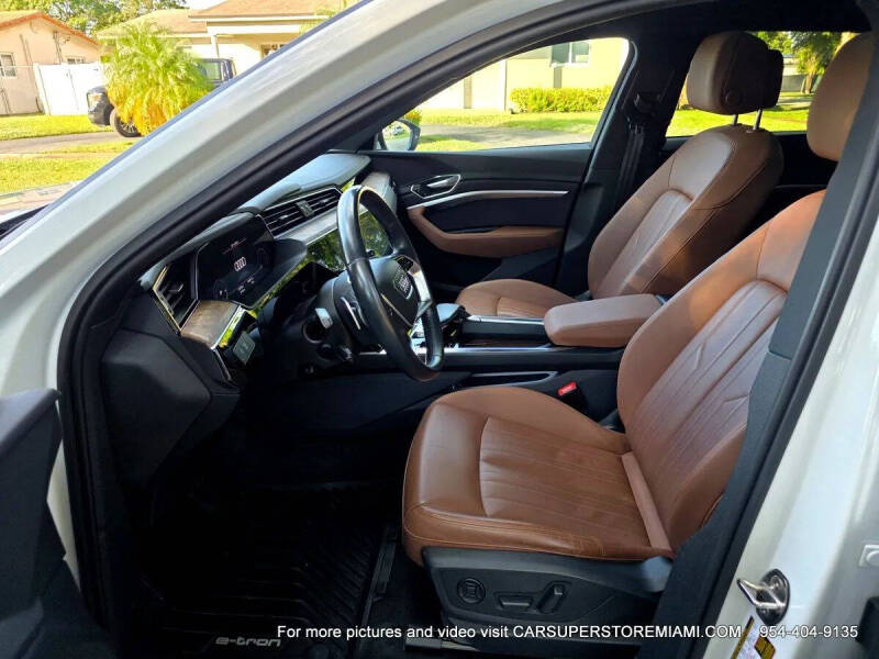 2021 Audi e-tron quattro Premium