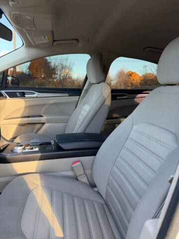 2019 Ford Fusion Hybrid SE