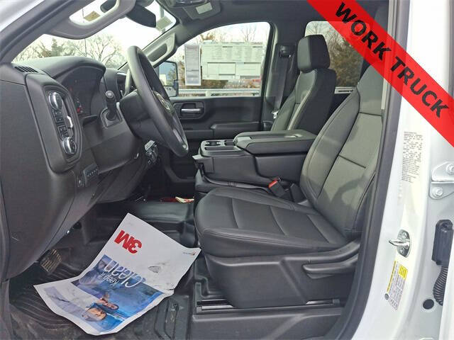 2025 GMC Sierra 2500HD Pro