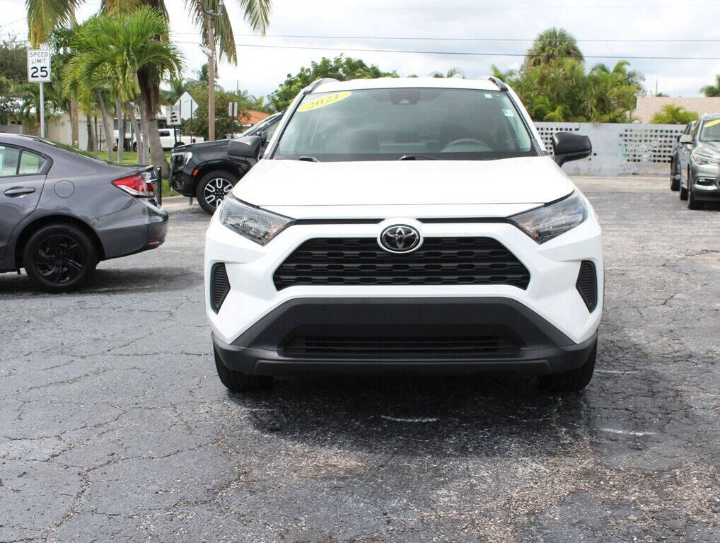 2021 TOYOTA RAV4 SUV / Crossover - $25,495