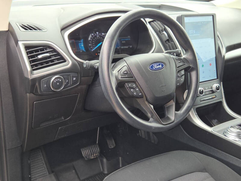 2021 Ford Edge SE