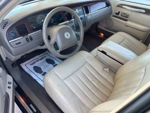 2004 Lincoln Town Car Signature