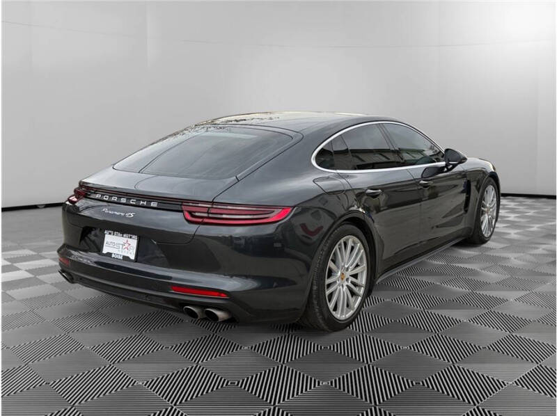 2017 Porsche Panamera 4S