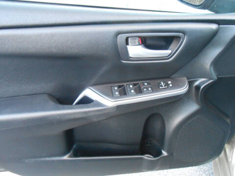 2016 Toyota Camry SE