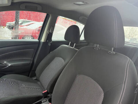 2019 Nissan Versa SV