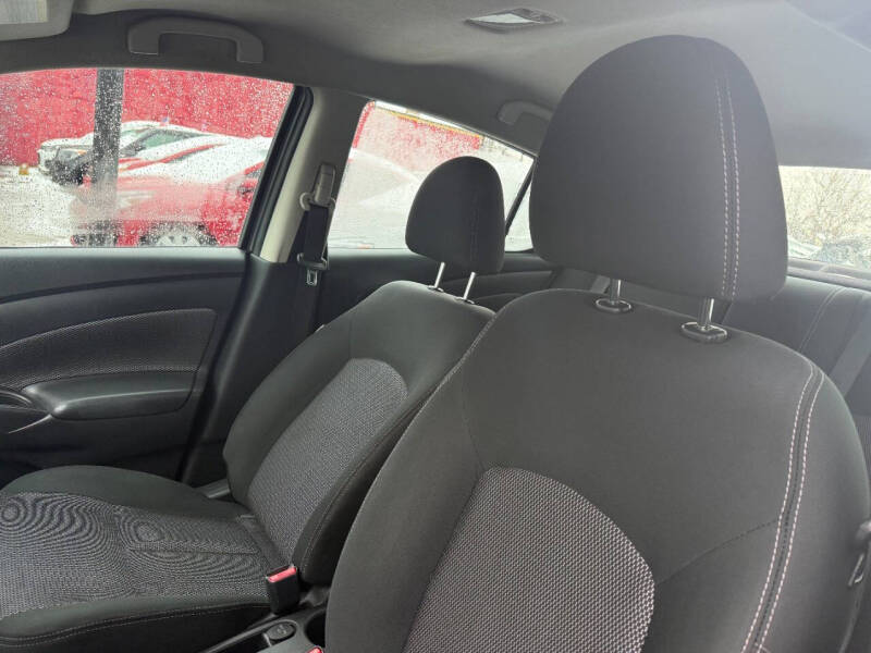 2019 Nissan Versa SV