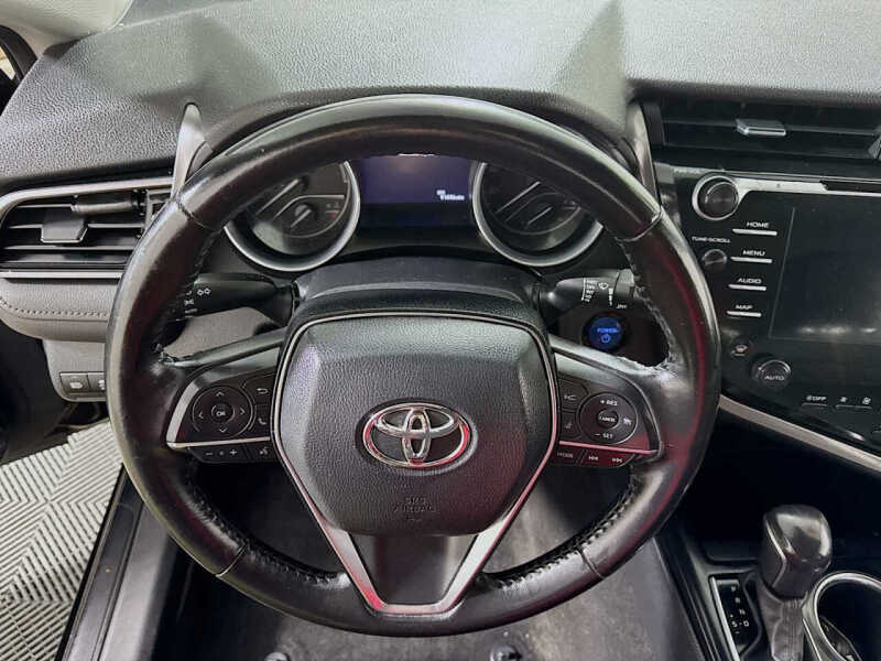 2020 Toyota Camry Hybrid XLE
