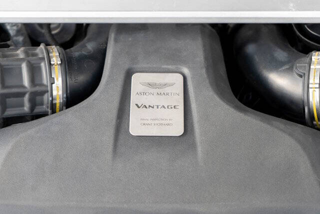 2020 Aston Martin Vantage 32