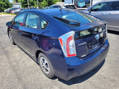 2014 Toyota Prius Two