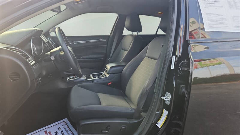 2022 Chrysler 300 Touring