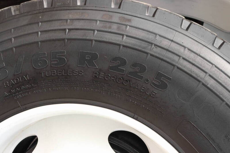 2017 Freightliner M2 106