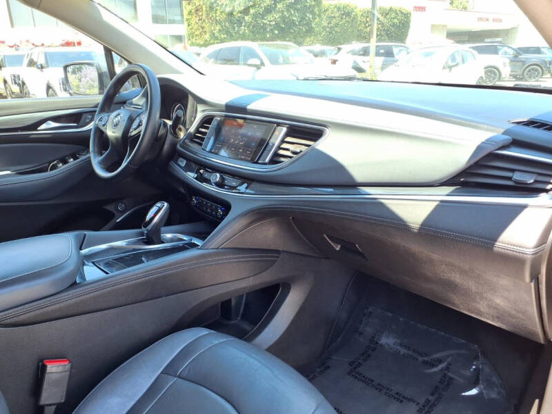 2021 Buick Enclave Essence