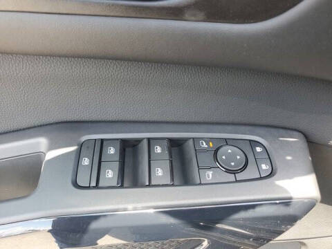 2025 Nissan Pathfinder S