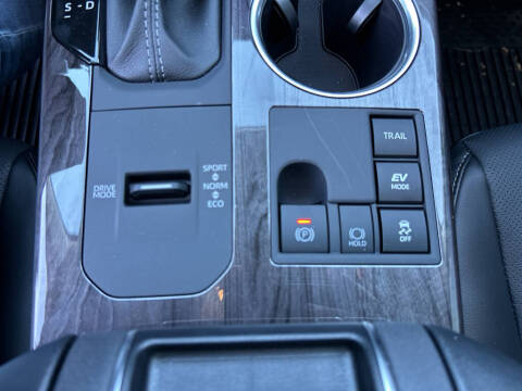 2025 Toyota Highlander Hybrid Platinum