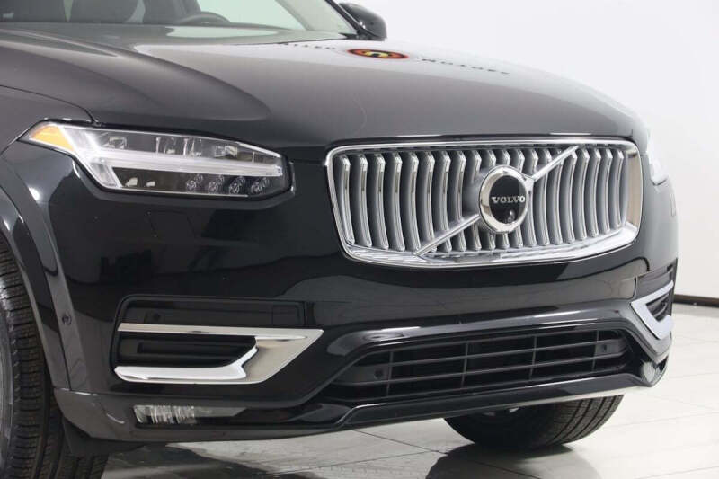 2025 Volvo XC90 B5 Plus Bright Theme