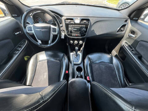 2014 Chrysler 200 Limited