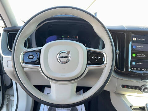 2023 Volvo XC60 B5 Ultimate Bright Theme