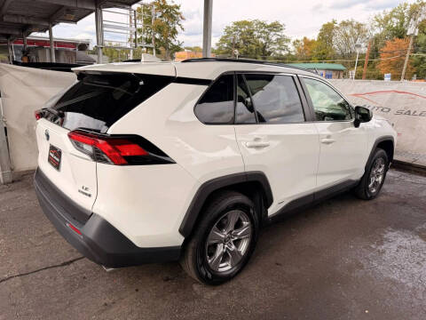 2022 Toyota RAV4 Hybrid LE