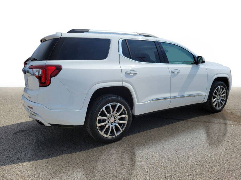 2023 GMC Acadia Denali