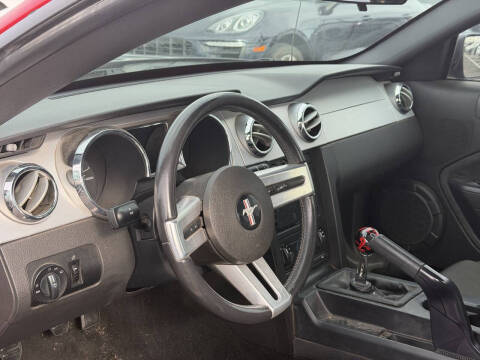 2005 Ford Mustang GT Deluxe