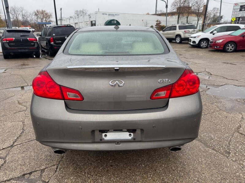 2011 Infiniti G37 Sedan x