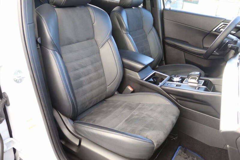 2024 Mitsubishi Outlander PHEV SE