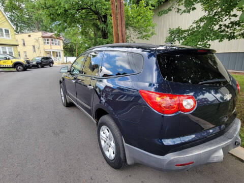 2012 Chevrolet Traverse LS