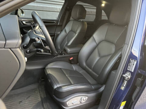 2024 Porsche Macan T