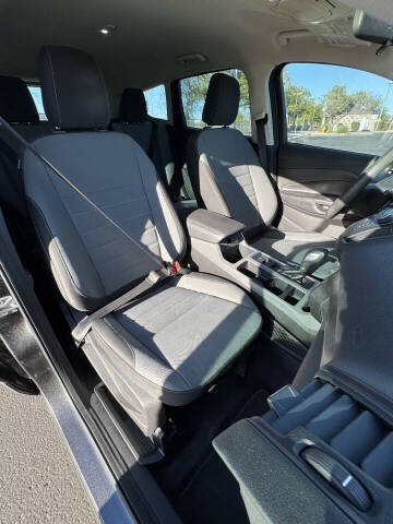 2019 Ford Escape S