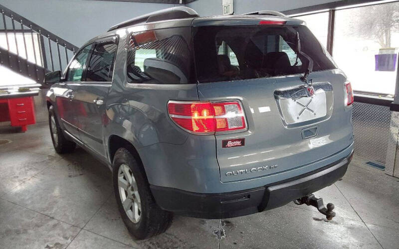 2008 Saturn Outlook XE
