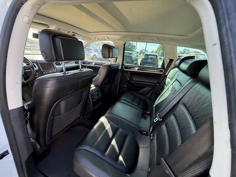 2016 Volkswagen Touareg VR6 Lux