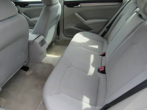 2013 Volkswagen Passat S