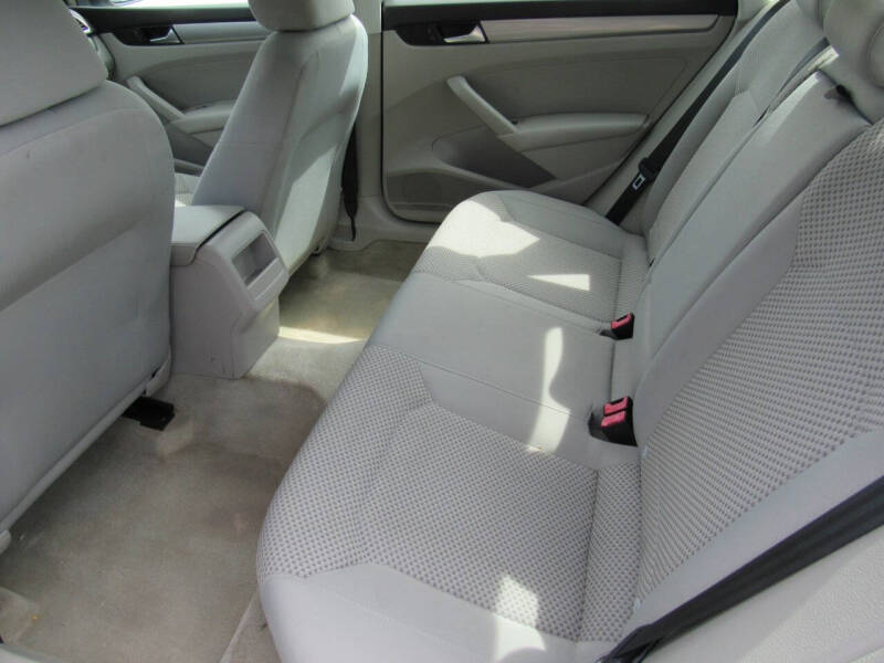 2013 Volkswagen Passat S