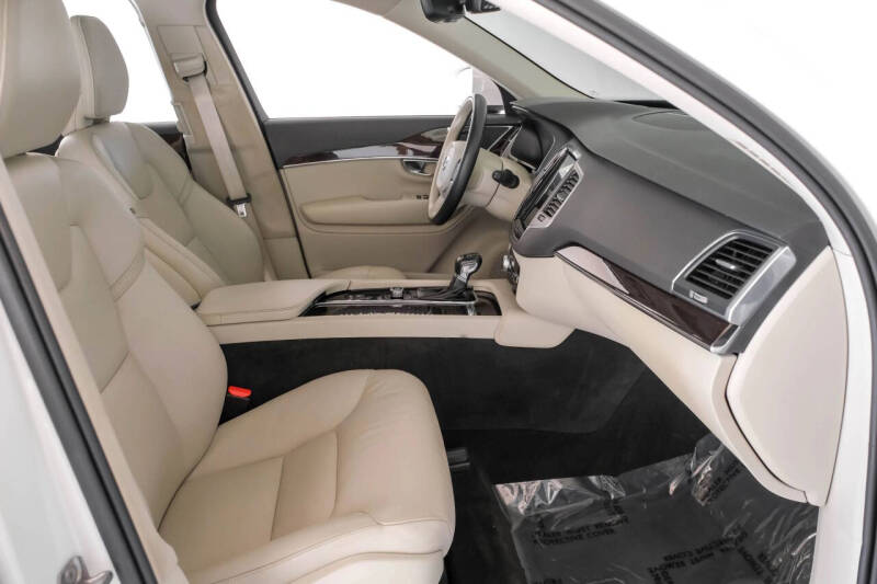 2019 Volvo XC90 T5 Momentum