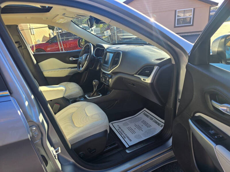2016 Jeep Cherokee Overland