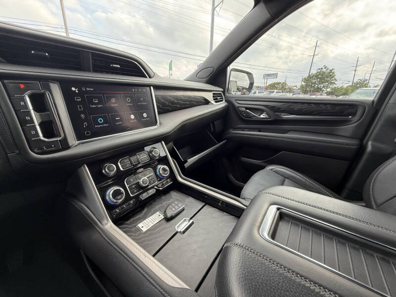 2023 GMC Yukon XL Denali