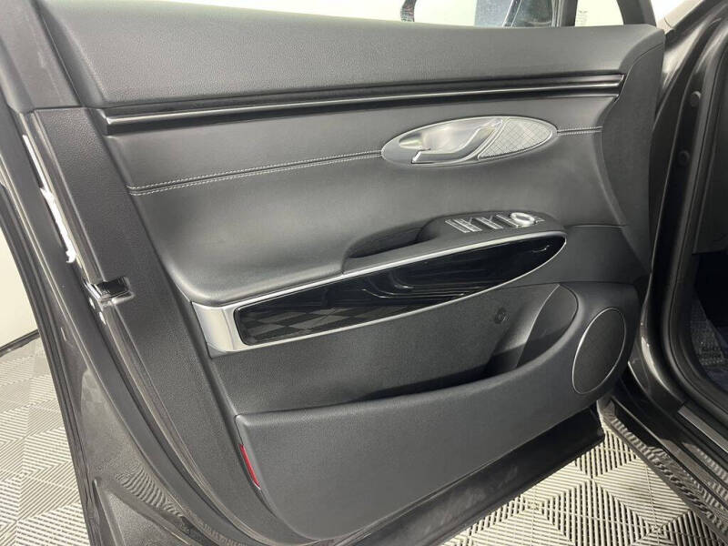 2025 Genesis GV70 2.5T Standard