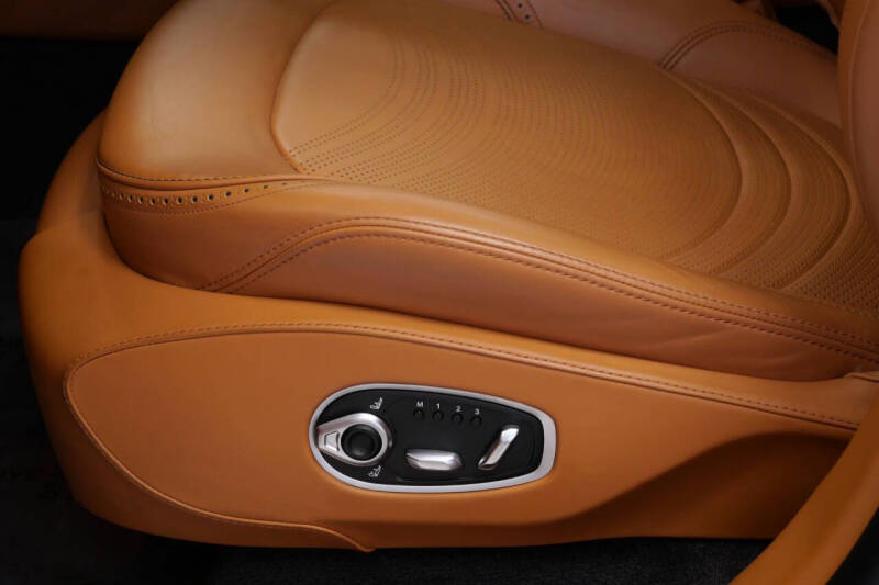 2023 Aston Martin DBX 707