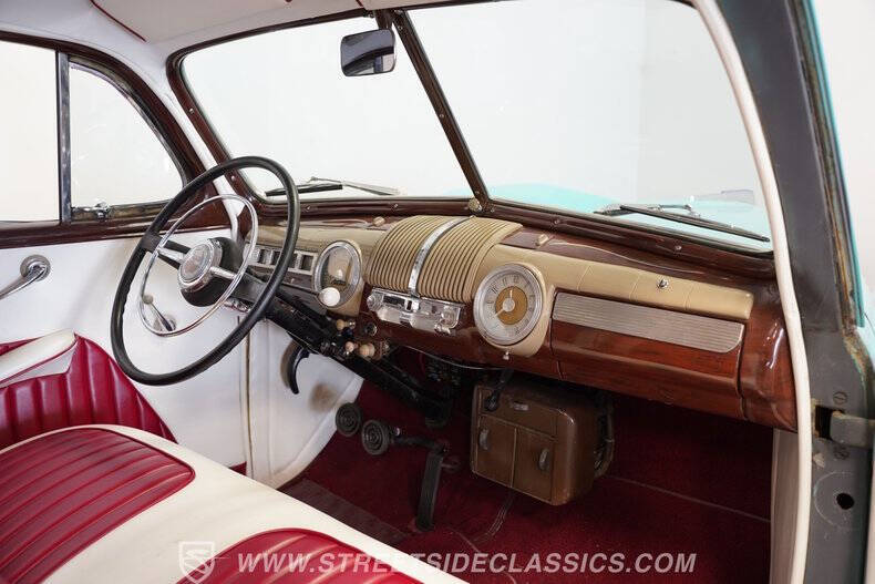 1948 Ford Deluxe