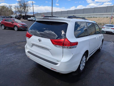 2011 Toyota Sienna LE 7-Passenger