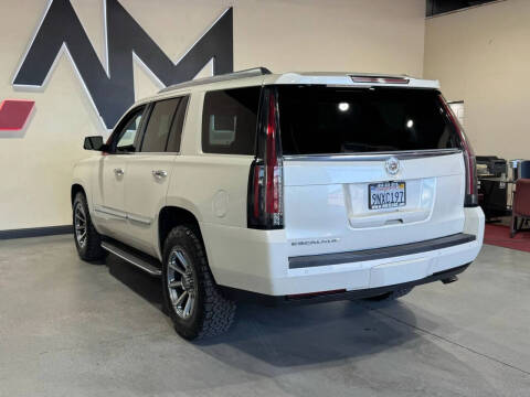 2015 Cadillac Escalade Luxury