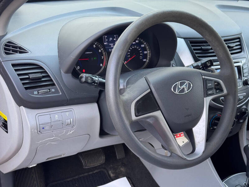 2016 Hyundai Accent SE