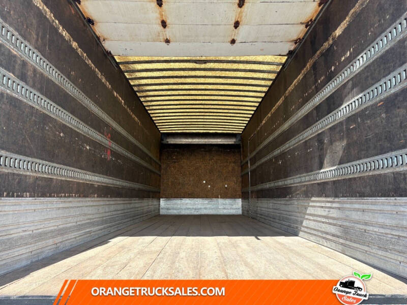 2018 Freightliner M2 106